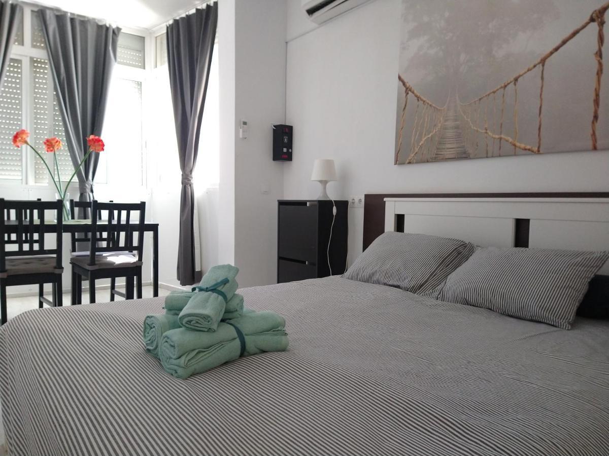 Amplio Estudio,Vista Mar Y Montana, A Pasos Del Centro Торремолинос Экстерьер фото